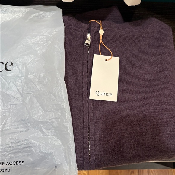 NWT Quince 100% Mongolian Cashmere Plum Orchid Hoodie Size Medium - Picture 5 of 5